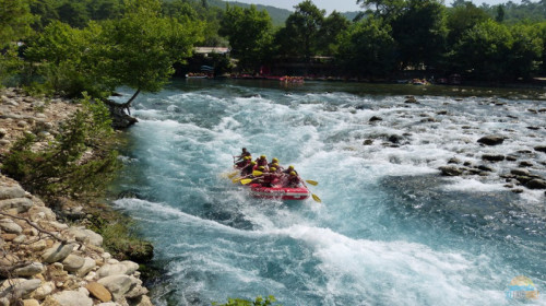 Rafting in Side with children