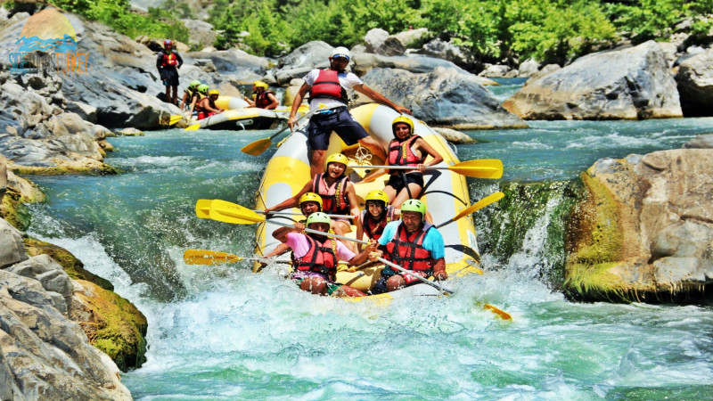 rafting tour side